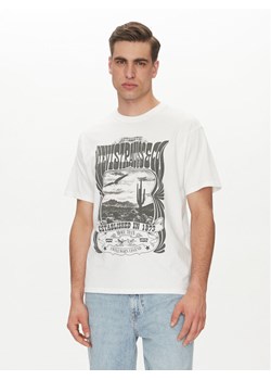 Levi's® T-Shirt 87373-0226 Biały Vintage Fit ze sklepu MODIVO w kategorii T-shirty męskie - zdjęcie 182657636