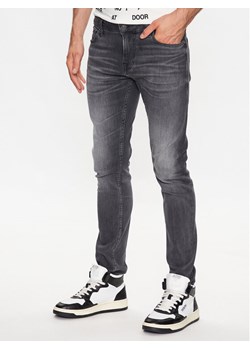 Guess Jeansy Miami M2YAN1 D4Q52 Szary Skinny Fit ze sklepu MODIVO w kategorii Jeansy męskie - zdjęcie 182658016