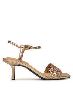 Tommy Hilfiger Sandały Metallic Lthr Kitten Sandal FW0FW08611 Złoty - id: 0000305160072 - marki Tommy Hilfiger - 182658075 Tommy Hilfiger Sandały Metallic Lthr Kitten Sandal FW0FW08611 Złoty ze sklepu MODIVO w kategorii Sandały damskie - zdjęcie 182658075