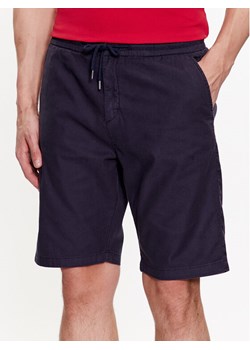 Guess Szorty materiałowe Mick M3GD02 WFBX3 Granatowy Loose Fit ze sklepu MODIVO w kategorii Spodenki męskie - zdjęcie 182659847