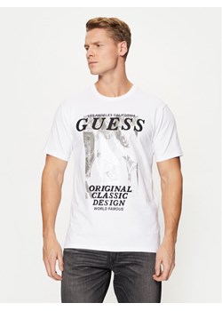 Guess T-Shirt M4BI47 J1314 Biały Slim Fit ze sklepu MODIVO w kategorii T-shirty męskie - zdjęcie 182660596