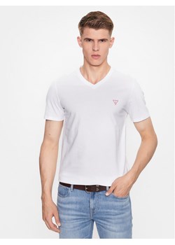 Guess T-Shirt M2YI37 I3Z14 Biały Slim Fit ze sklepu MODIVO w kategorii T-shirty męskie - zdjęcie 182661135