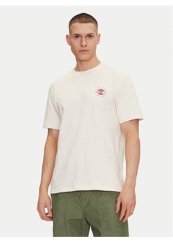 Timberland T-Shirt TB0A6DPD Beżowy Regular Fit ze sklepu MODIVO w kategorii T-shirty męskie - zdjęcie 182661369