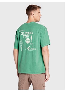BDG Urban Outfitters T-Shirt 75326066 Zielony Regular Fit ze sklepu MODIVO w kategorii T-shirty męskie - zdjęcie 182661597