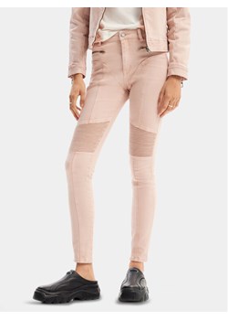 Desigual Jeansy Martinika 24SWDD75 Różowy Slim Fit ze sklepu MODIVO w kategorii Jeansy damskie - zdjęcie 182662416