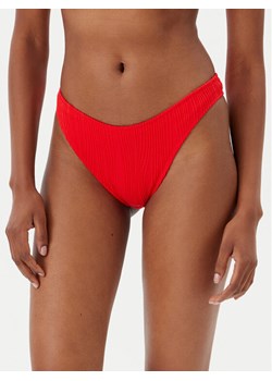 Chantelle Dół od bikini C12VG0 Czerwony ze sklepu MODIVO w kategorii Stroje kąpielowe - zdjęcie 182662526