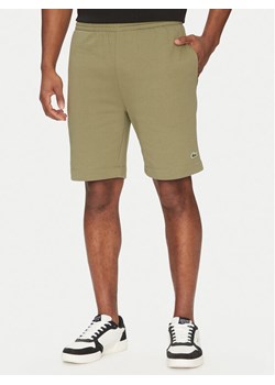 Lacoste Szorty sportowe GH9627 Khaki Regular Fit ze sklepu MODIVO w kategorii Spodenki męskie - zdjęcie 182662665