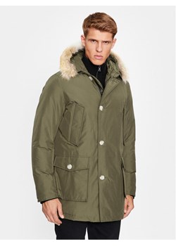Woolrich Kurtka puchowa Arctic CFWOOU0482MRUT0001 Zielony Regular Fit ze sklepu MODIVO w kategorii Kurtki męskie - zdjęcie 182663268