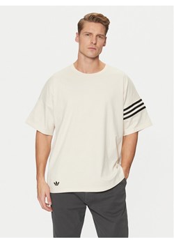 adidas T-Shirt Neuclassics JC9933 Écru Regular Fit ze sklepu MODIVO w kategorii T-shirty męskie - zdjęcie 182663298