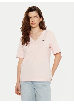 Lacoste T-Shirt TF7300 Różowy Regular Fit ze sklepu MODIVO w kategorii Bluzki damskie - zdjęcie 182663738