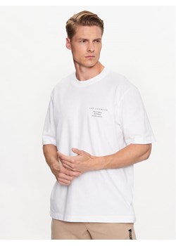 Jack&Jones T-Shirt Belmont Back 12234254 Biały Oversize ze sklepu MODIVO w kategorii T-shirty męskie - zdjęcie 182664636