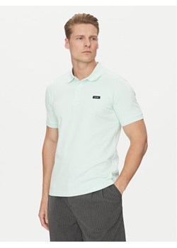 Calvin Klein Polo K10K111196 Zielony Slim Fit ze sklepu MODIVO w kategorii T-shirty męskie - zdjęcie 182664798