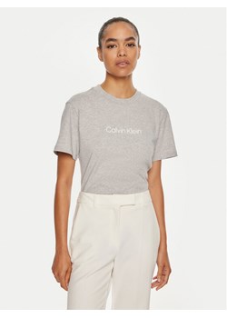 Calvin Klein T-Shirt Hero Logo K20K205448 Szary Regular Fit ze sklepu MODIVO w kategorii Bluzki damskie - zdjęcie 182664875