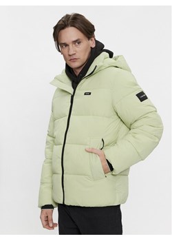 Calvin Klein Kurtka zimowa Crinkle K10K110336 Zielony Regular Fit ze sklepu MODIVO w kategorii Kurtki męskie - zdjęcie 182665545