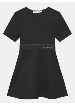 Calvin Klein Jeans Sukienka codzienna Logo Tape IG0IG02310 M Czarny Regular Fit ze sklepu MODIVO w kategorii Sukienki dziewczęce - zdjęcie 182666065
