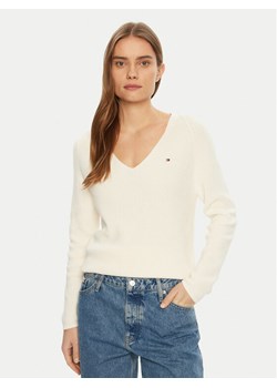 Tommy Hilfiger Sweter WW0WW44452 Écru Regular Fit ze sklepu MODIVO w kategorii Swetry damskie - zdjęcie 182666175
