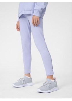 4F Legginsy 4FJSS23TTIGF039 Fioletowy Slim Fit ze sklepu MODIVO w kategorii Spodnie dziewczęce - zdjęcie 182666586
