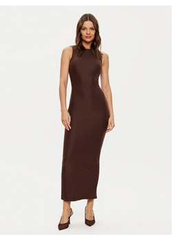 Guess Sukienka dzianinowa W4YK0J KCDE0 Brązowy Slim Fit ze sklepu MODIVO w kategorii Sukienki - zdjęcie 182667176