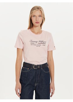 Tommy Hilfiger T-Shirt Script Graphic WW0WW43502 Różowy Regular Fit ze sklepu MODIVO w kategorii Bluzki damskie - zdjęcie 182667657