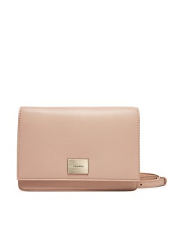Calvin Klein Torebka Hardware Flap Crossbody K60K612967 Różowy ze sklepu MODIVO w kategorii Listonoszki - zdjęcie 182668785