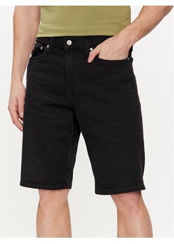 Calvin Klein Jeans Szorty jeansowe J30J324872 Czarny Slim Fit ze sklepu MODIVO w kategorii Spodenki męskie - zdjęcie 182669779