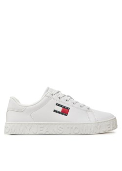 Tommy Jeans Sneakersy Tjw Logo Outsole Sneaker Ess EN0EN02703 Biały ze sklepu MODIVO w kategorii Buty sportowe damskie - zdjęcie 182670409
