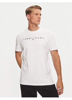 Tommy Jeans T-Shirt Linear Logo DM0DM20744 Biały Regular Fit - id: 0000304131950 - marki Tommy Jeans - 182670546 Tommy Jeans T-Shirt Linear Logo DM0DM20744 Biały Regular Fit ze sklepu MODIVO w kategorii T-shirty męskie - zdjęcie 182670546