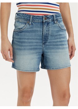 Wrangler Szorty jeansowe 112351036 Niebieski Boyfriend Fit ze sklepu MODIVO w kategorii Szorty - zdjęcie 182670967