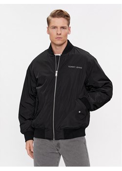 Tommy Jeans Kurtka bomber Classics DM0DM17879 Czarny Relaxed Fit ze sklepu MODIVO w kategorii Kurtki męskie - zdjęcie 182671576
