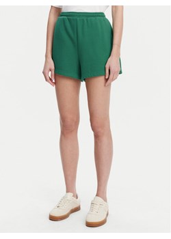 Gap Szorty sportowe 714587-04 Zielony Relaxed Fit ze sklepu MODIVO w kategorii Szorty - zdjęcie 182672638