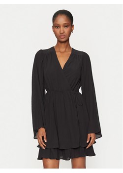 Gina Tricot Sukienka koktajlowa 23649 Czarny Regular Fit ze sklepu MODIVO w kategorii Sukienki - zdjęcie 182672977