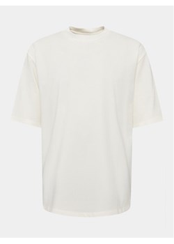 Lindbergh T-Shirt 30-400120 Écru Relaxed Fit ze sklepu MODIVO w kategorii T-shirty męskie - zdjęcie 182673339