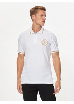 Versace Jeans Couture Polo 76GAGT02 Biały Regular Fit ze sklepu MODIVO w kategorii T-shirty męskie - zdjęcie 182673717