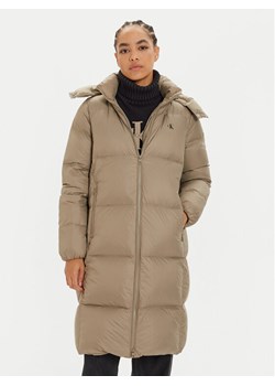Calvin Klein Jeans Kurtka puchowa J20J224109 Beżowy Regular Fit ze sklepu MODIVO w kategorii Kurtki damskie - zdjęcie 182674235