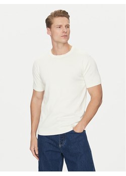 Calvin Klein T-Shirt K10K114485 Écru Regular Fit ze sklepu MODIVO w kategorii T-shirty męskie - zdjęcie 182674518
