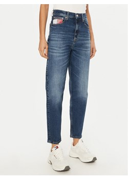 Tommy Jeans Jeansy DW0DW20224 Niebieski Mom Fit ze sklepu MODIVO w kategorii Jeansy damskie - zdjęcie 182674775