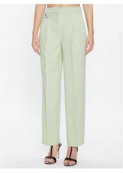 Selected Femme Spodnie materiałowe Doah 16088117 Zielony Regular Fit ze sklepu MODIVO w kategorii Spodnie damskie - zdjęcie 182675076