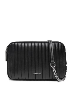 Calvin Klein Torebka Mini Line Quilt Camera Bag K60K613078 Czarny - id: 8721107067285 - marki Calvin Klein - 182675115 Calvin Klein Torebka Mini Line Quilt Camera Bag K60K613078 Czarny ze sklepu MODIVO w kategorii Listonoszki - zdjęcie 182675115