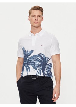 Tommy Hilfiger Polo Palm Print MW0MW34758 Biały Regular Fit ze sklepu MODIVO w kategorii T-shirty męskie - zdjęcie 182675325