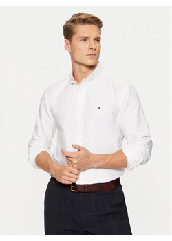 Tommy Hilfiger Koszula Solid Heritage MW0MW35774 Biały Regular Fit ze sklepu MODIVO w kategorii Koszule męskie - zdjęcie 182675429
