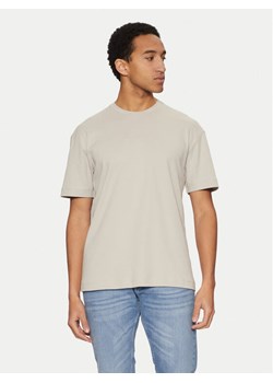 Calvin Klein T-Shirt K10K114167 Beżowy Slim Fit ze sklepu MODIVO w kategorii T-shirty męskie - zdjęcie 182675737