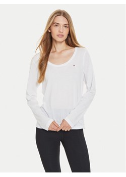 Tommy Hilfiger Bluzka UW0UW05228 Biały Relaxed Fit ze sklepu MODIVO w kategorii Bluzki damskie - zdjęcie 182675839