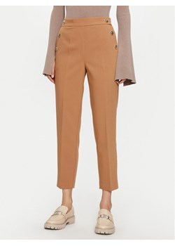 Lola Casademunt by Maite Spodnie materiałowe MF2414007 Brązowy Straight Fit ze sklepu MODIVO w kategorii Spodnie damskie - zdjęcie 182675908