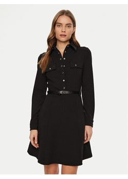 Guess Sukienka codzienna W5RK93 KCBO2 Czarny Regular Fit ze sklepu MODIVO w kategorii Sukienki - zdjęcie 182676018
