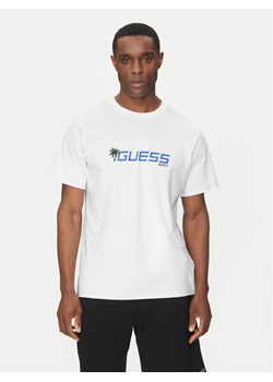 Guess T-Shirt F5GI06 I3Z14 Biały Regular Fit - id: 0000304845994 - marki Guess - 182677267 Guess T-Shirt F5GI06 I3Z14 Biały Regular Fit ze sklepu MODIVO w kategorii T-shirty męskie - zdjęcie 182677267