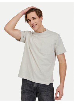 Gap T-Shirt 507947-03 Beżowy Regular Fit ze sklepu MODIVO w kategorii T-shirty męskie - zdjęcie 182678779