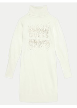 Guess Sukienka dzianinowa J4BK13 Z2NQ2 Écru Comfort Fit ze sklepu MODIVO w kategorii Sukienki dziewczęce - zdjęcie 182679157