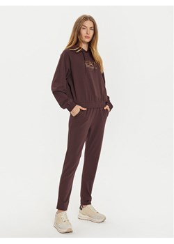 EA7 Emporio Armani Dres 6DTV63 TJTHZ 1755 Brązowy Regular Fit ze sklepu MODIVO w kategorii Dresy damskie - zdjęcie 182679466