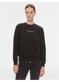 Calvin Klein Jeans Bluza Institutional J20J222548 Czarny Regular Fit ze sklepu MODIVO w kategorii Bluzy damskie - zdjęcie 182679779