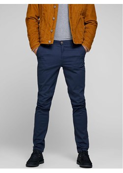 Jack&Jones Chinosy Marco 12150148 Granatowy Slim Fit ze sklepu MODIVO w kategorii Spodnie męskie - zdjęcie 182682515